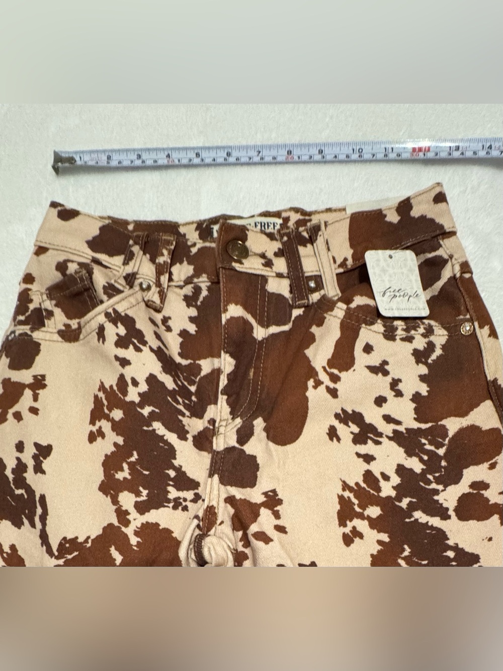 NEW Free People Women’s Cow-Print Risk Taker High Rise Straight Jeans Size 24 - Picture 8 of 9
